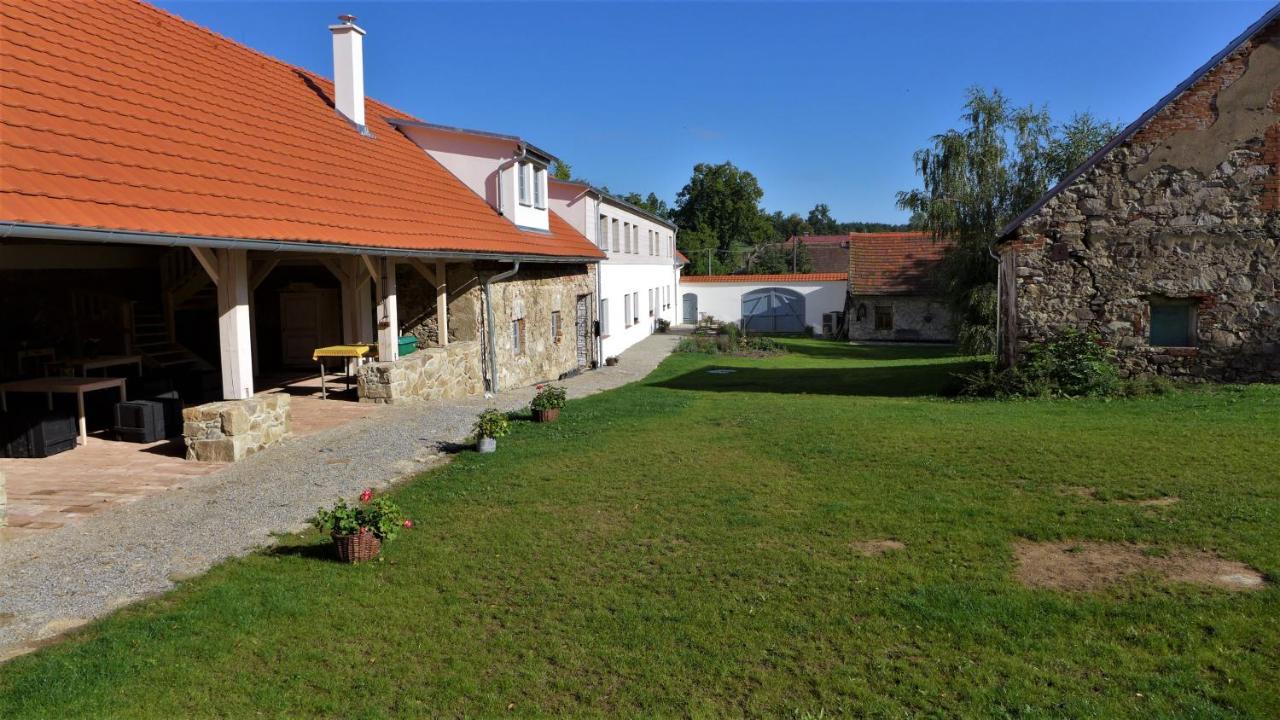 Orechovy Dvur Velke Nepodrice Exterior foto